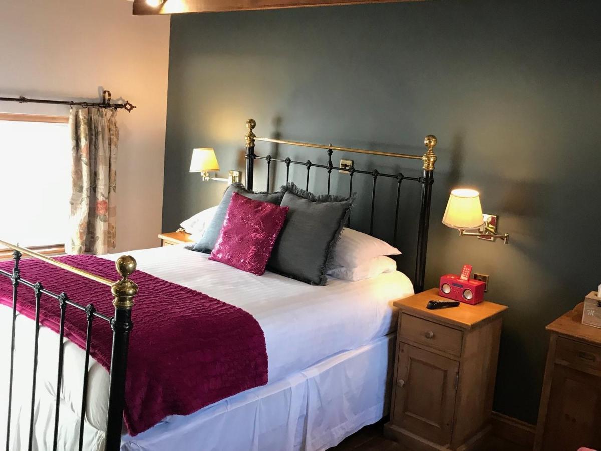 Hotel Sebastians Oswestry Esterno foto