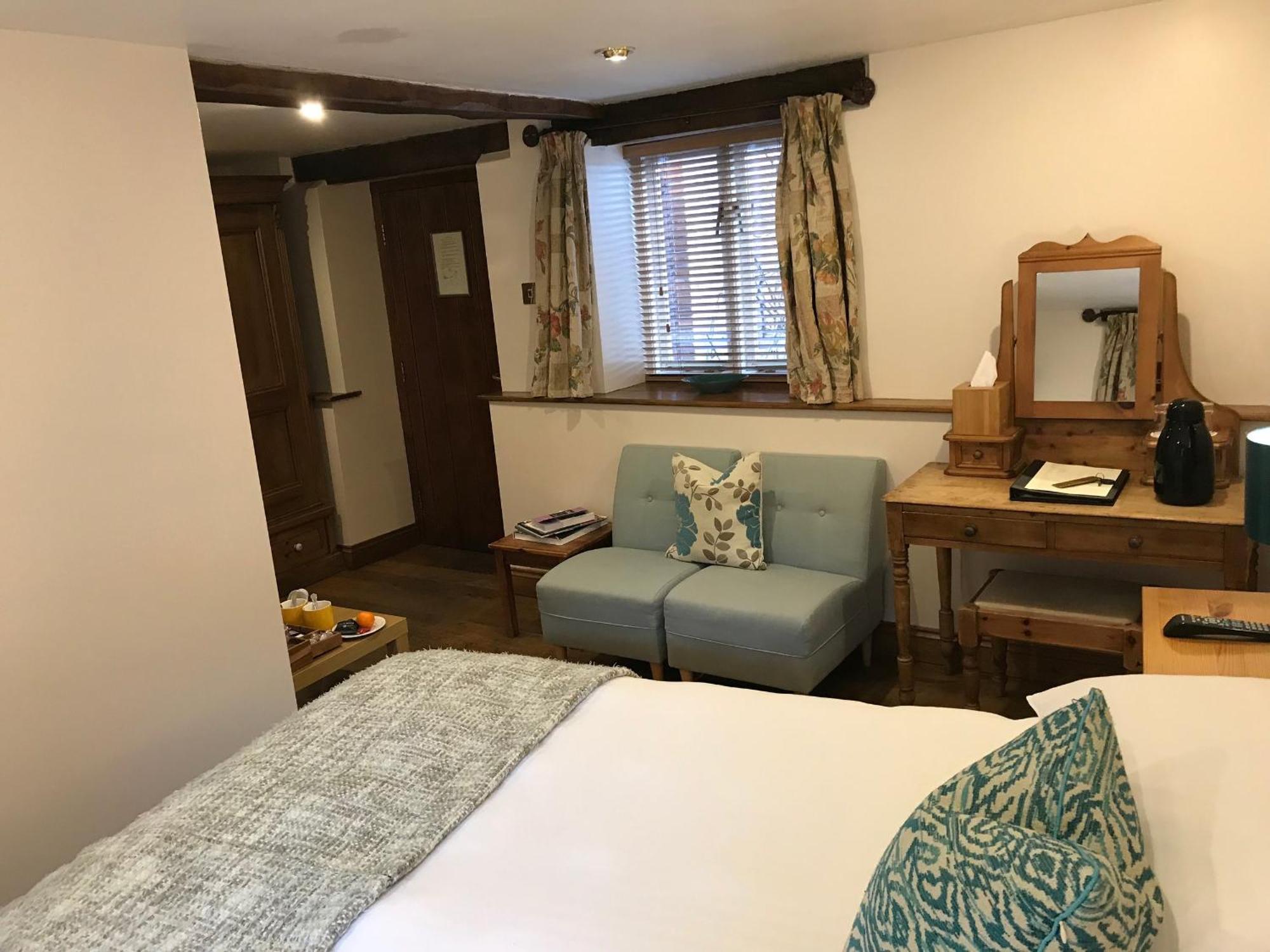 Hotel Sebastians Oswestry Esterno foto
