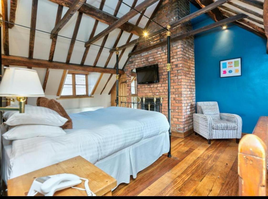 Hotel Sebastians Oswestry Esterno foto