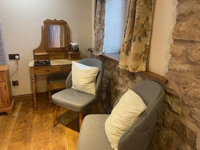 Hotel Sebastians Oswestry Esterno foto