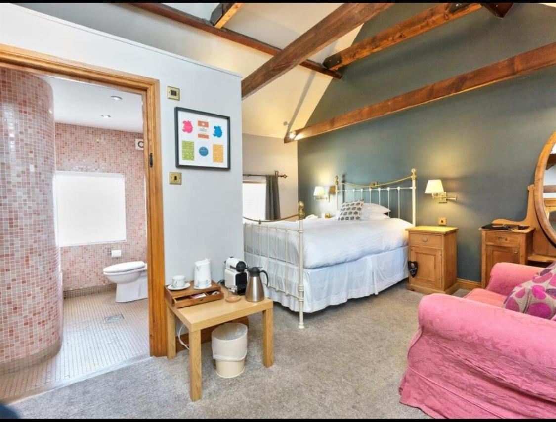 Hotel Sebastians Oswestry Esterno foto