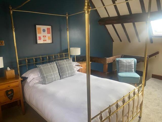 Hotel Sebastians Oswestry Esterno foto
