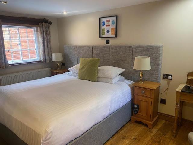 Hotel Sebastians Oswestry Esterno foto